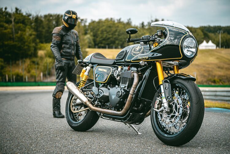 triumph rider in leathers - textiles vs leathers