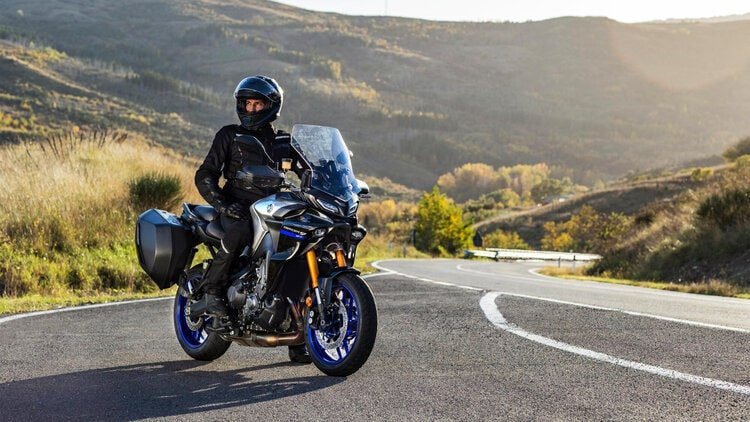 yamaha tracer 9 gt on mountain pass