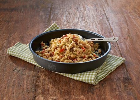 tre'n eat couscous with chicken