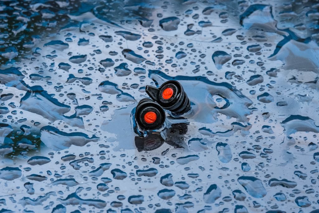 pinlock earplugs on wet glass