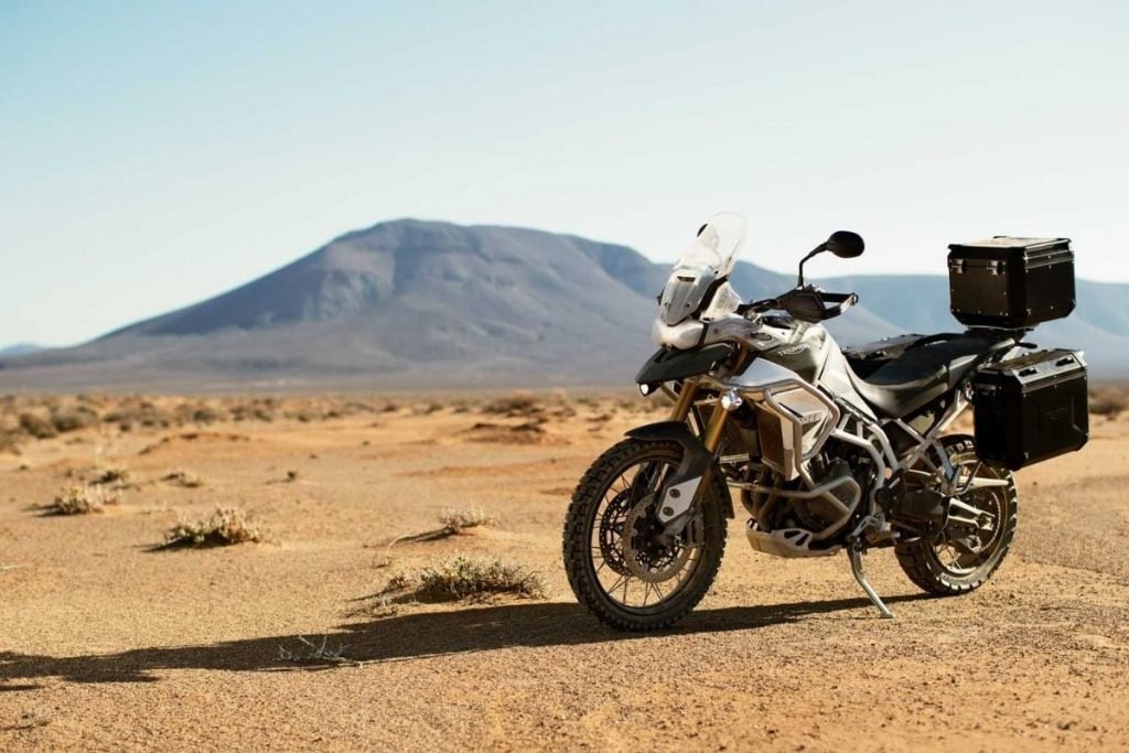 triumph tiger 900 hard panniers in desert
