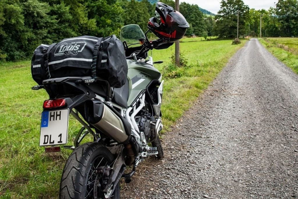 triumph 900 on gravel - touring on a motorcycle