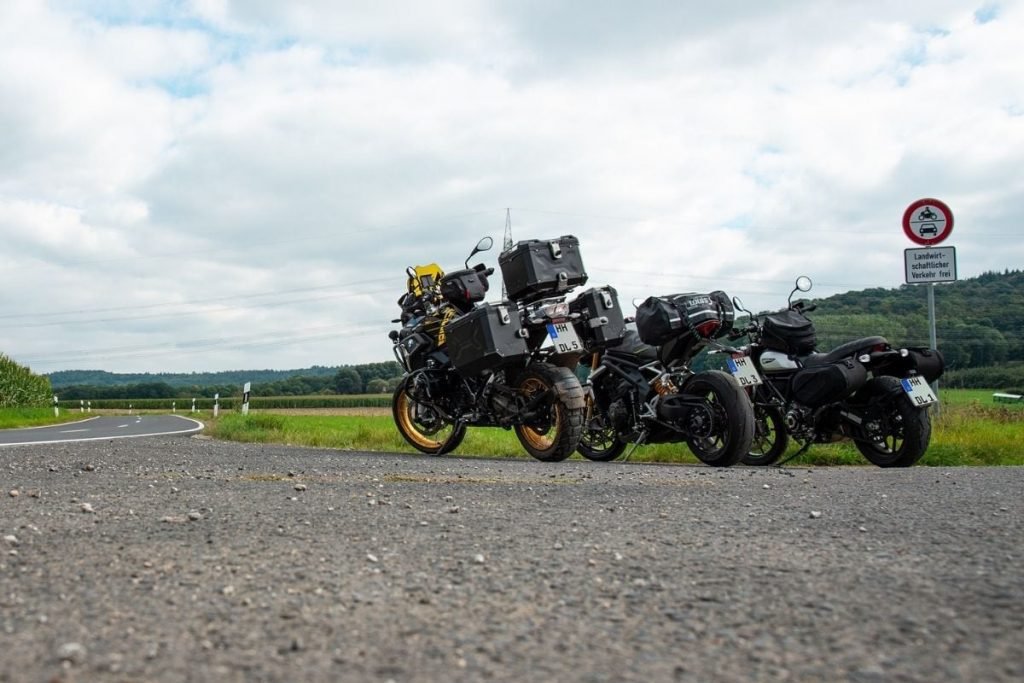 motorcycles with luggage - best tank bags