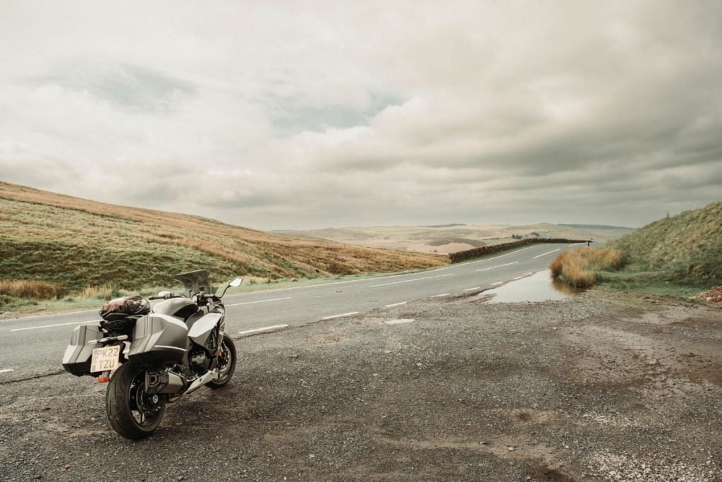 Kawasaki Ninja 1000SX - country road