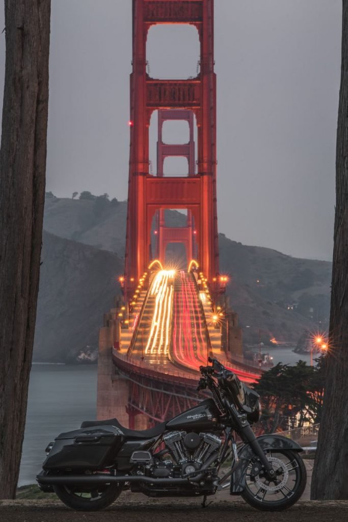 bike in front of golden gate bridge