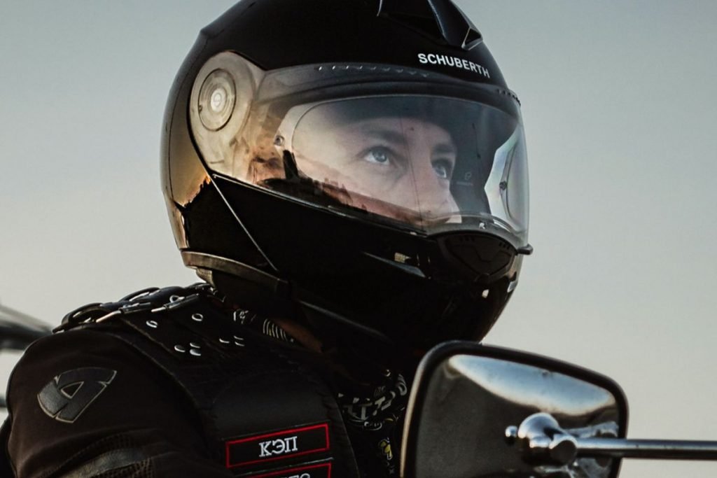 How To Ride A Motorcycle In Snow and Icy Conditions - rider looking through helmet