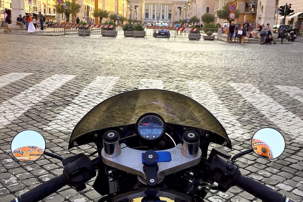 city riding tips - bike in town centre